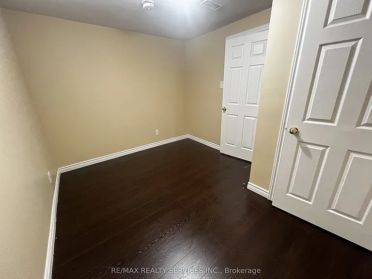 7 Glengowan St #BASEMENT — Photo 15