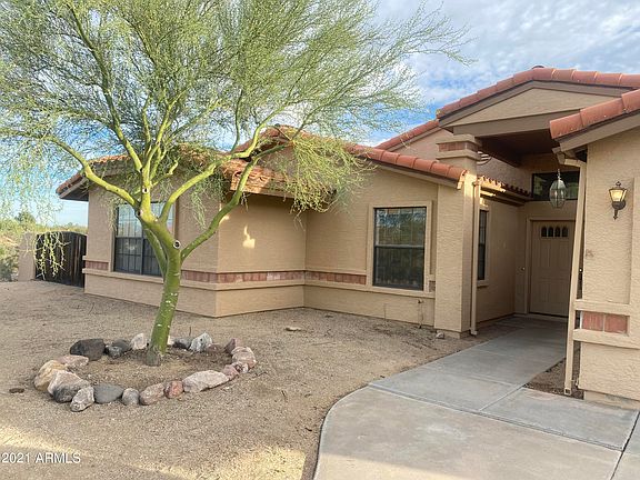 3rd image of 340 W BONITA Drive