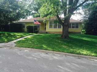 200 N Bunker Hill Dr, Junction City, KS 66441
