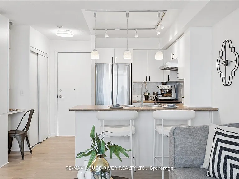 340 Watson St W #305 — Photo 6