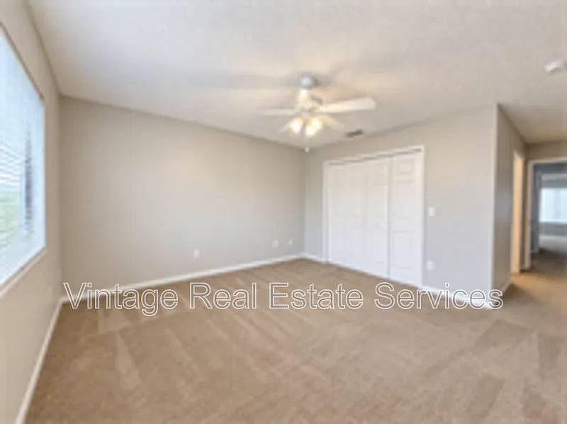 2 bed, 2.5 bath, 1490 sqft, $1,695 — Photo 3