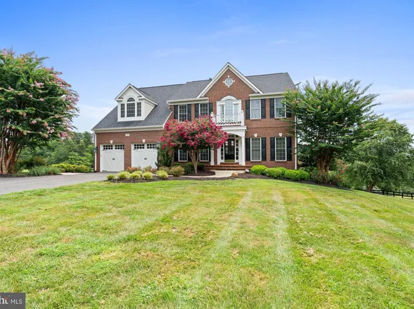 9163 Old Waterloo Rd, Warrenton, VA 20186