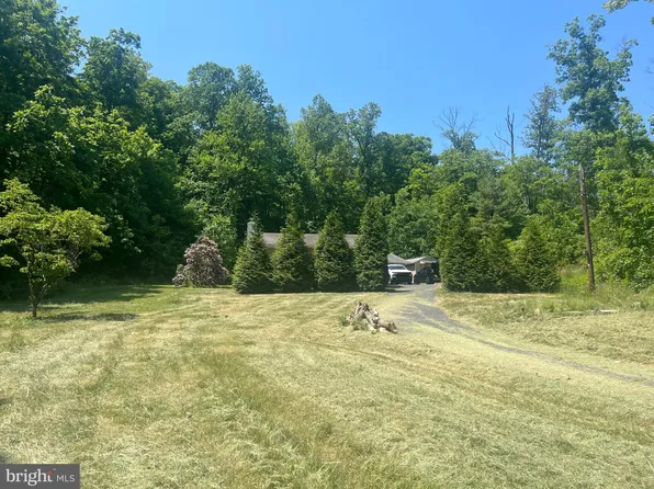 1320 Nace Rd, Pennsburg, PA 18073