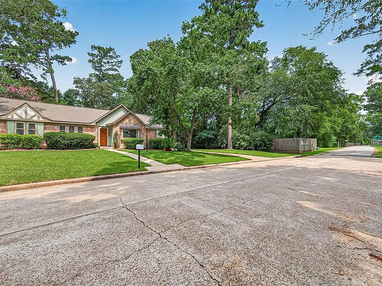 23011 Fox Hunt Dr — Photo 8