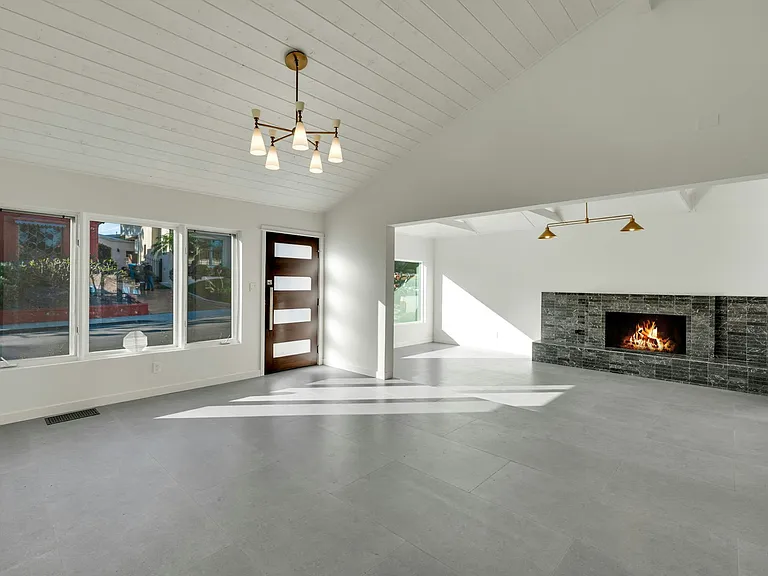 4279 Hortensia St — Photo 5