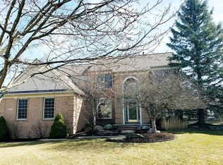 4133 Holly Ln, Rochester, MI 48306