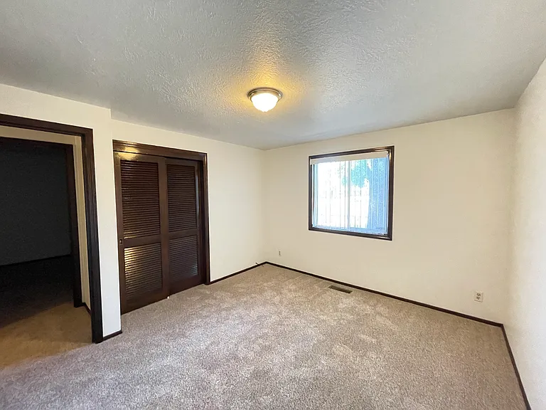 6308 Woodlawn Dr NE — Photo 8