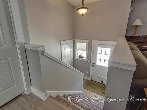 2nd image of 3742 Benjamin Ave NE