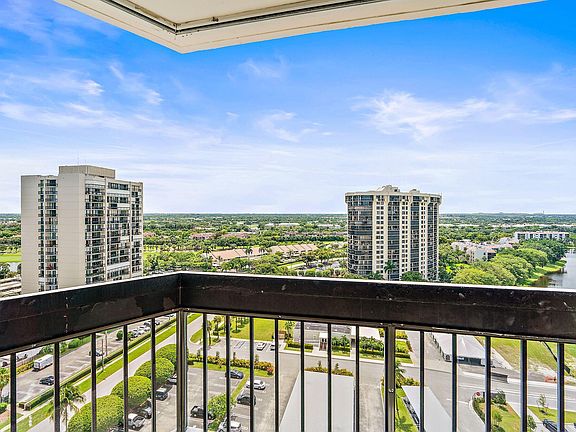 4th image of 2400 Presidential Way APT 1706