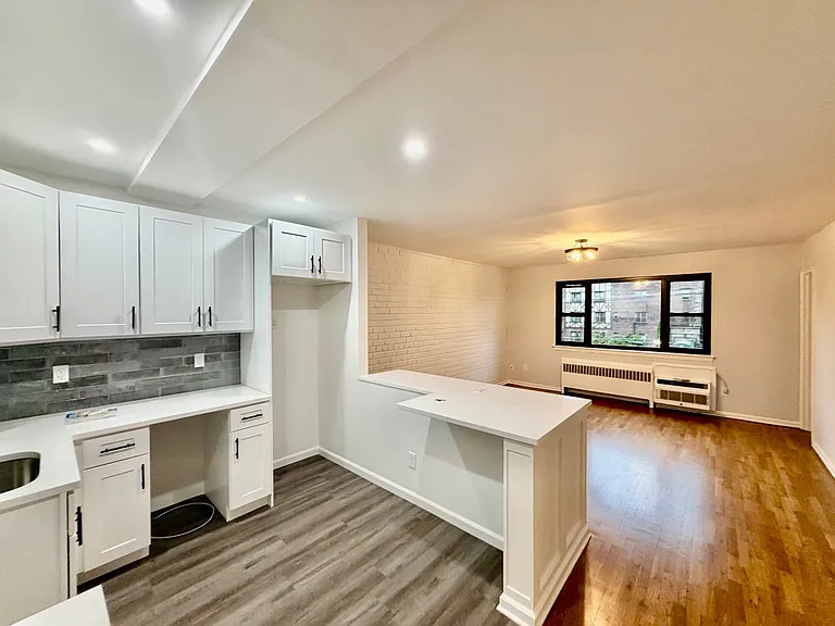 115 Stonelea Pl — Photo 8