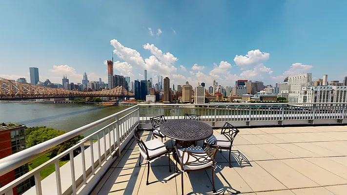 Rented by Voro, LLC | media 37