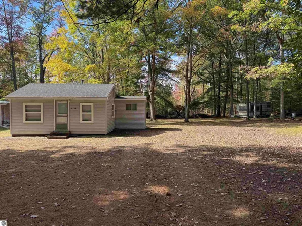 5396 Pinecrest Ln, Prescott, MI 48756