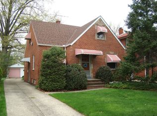 816 Hoover Rd, Cleveland, OH 44119