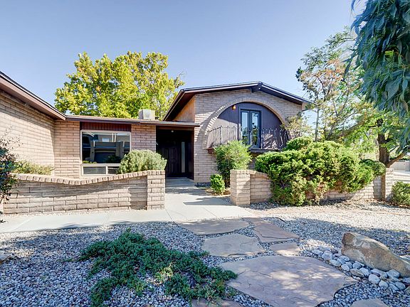 2nd image of 9212 Orlando Pl NE
