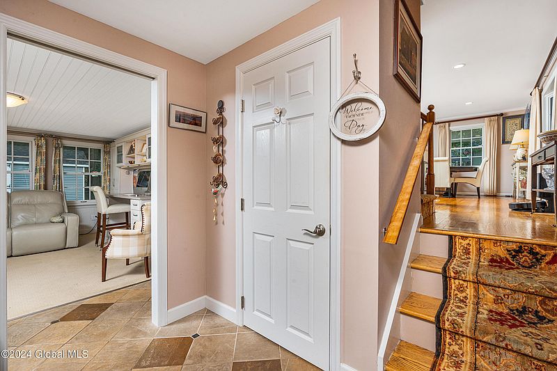 4th image of 189 Westchester Drive S