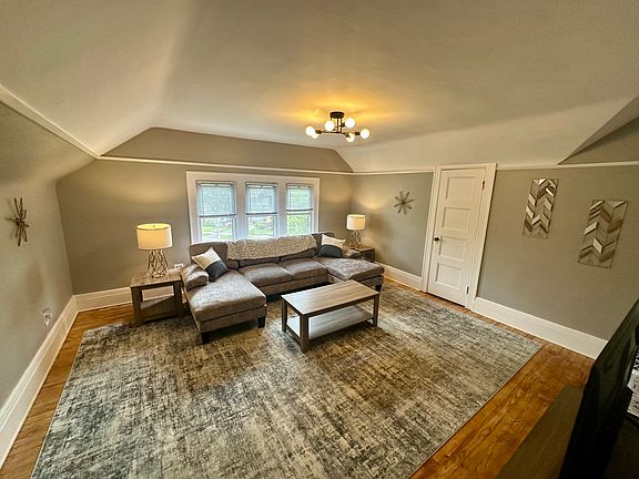 5th image of 183 Culver Rd Unit 3