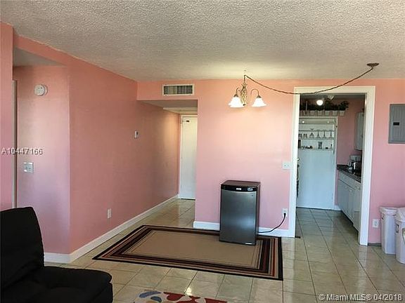 2nd image of 2350 NE 135th St APT 511