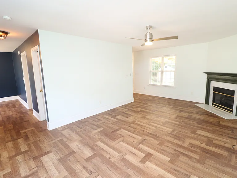 1727 Crag Burn Ln — Photo 3