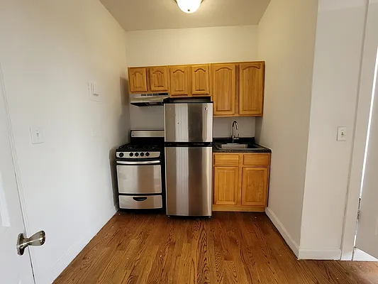 Rented by R New York | media 12