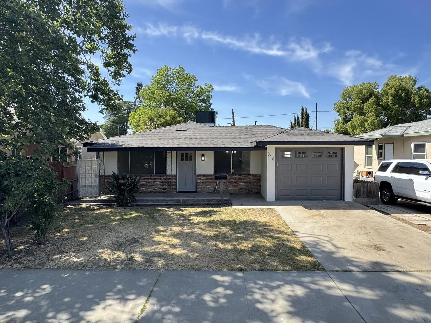316 Monterey Ave photo 1