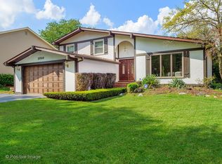 2350 Barkridge Ct, Lisle, IL 60532