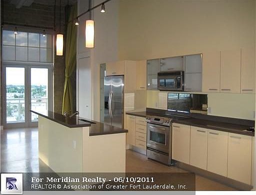 4th image of 444 NW 1st Ave APT 601