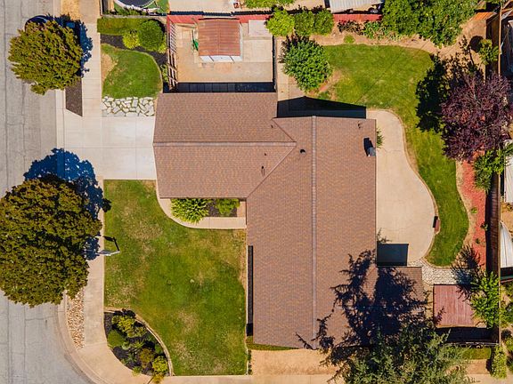 2nd image of 420 Sherwood Dr