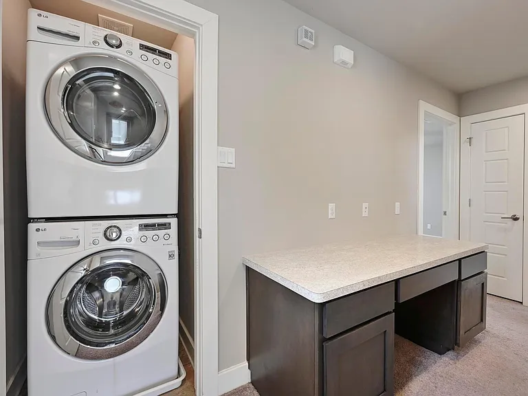 2021 Carlson Dr — Photo 16