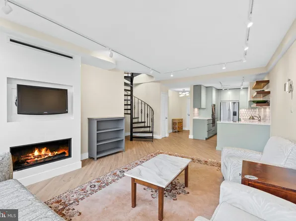 700 New Hampshire Ave NW #1512, Washington, DC 20037