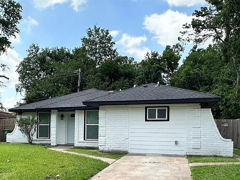 4519 Oak Shadows Dr — Photo 2