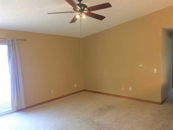 3rd image of 604 Ortman Ln