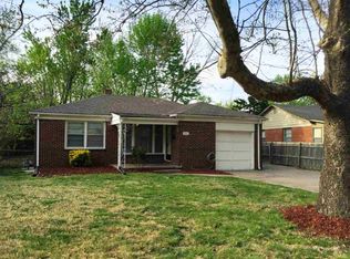 2303 McAdam St, Wichita, KS 67218