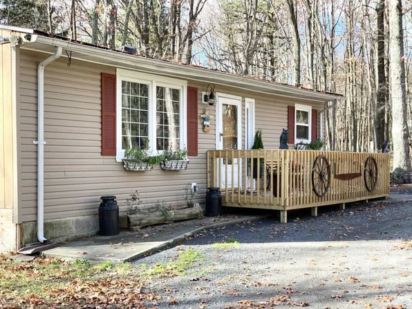 1920 Donalds Rd, Effort, PA 18330