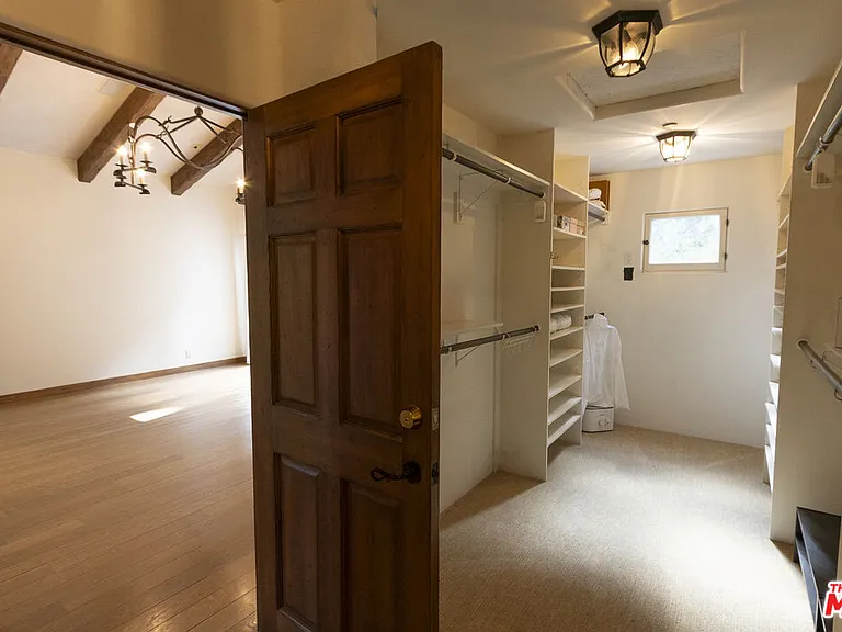 1407 N Beverly Dr — Photo 56