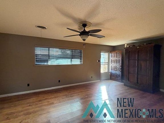 5th image of 407 W Laguna Ave
