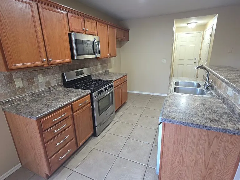 20254 E 32nd St S — Photo 5