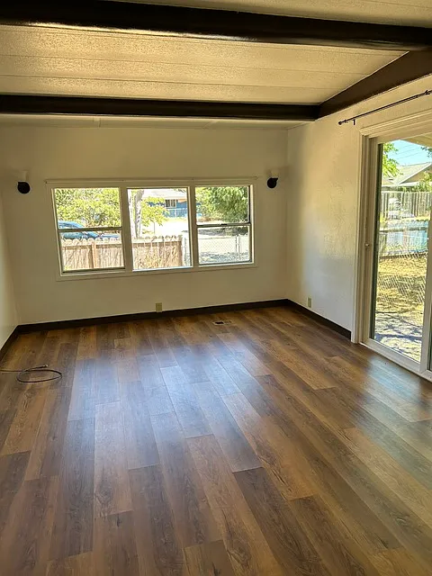 2 bed, 660 sqft, $1,095 — Photo 2