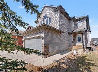 644 S Luxstone Lndg SW, Airdrie, AB T4B3L2