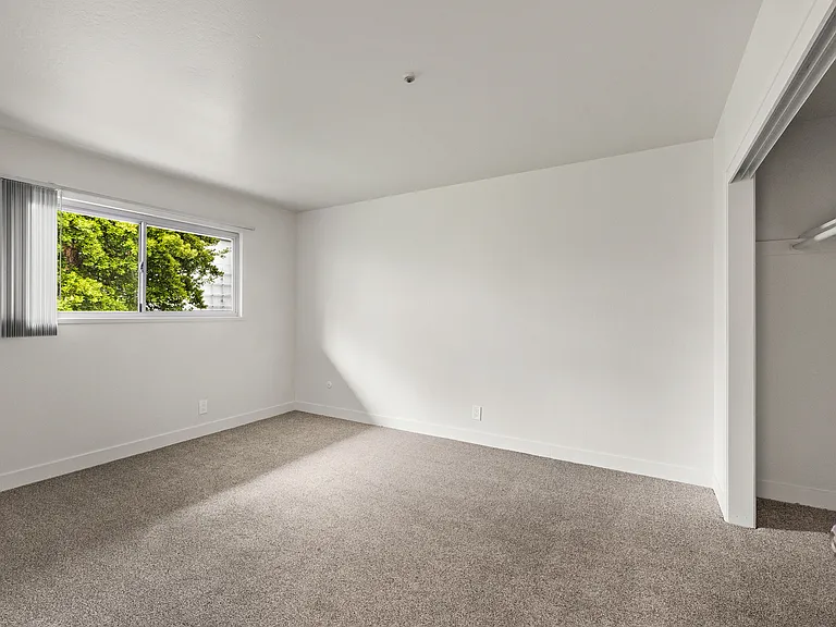 Los Robles Apartments — Photo 28