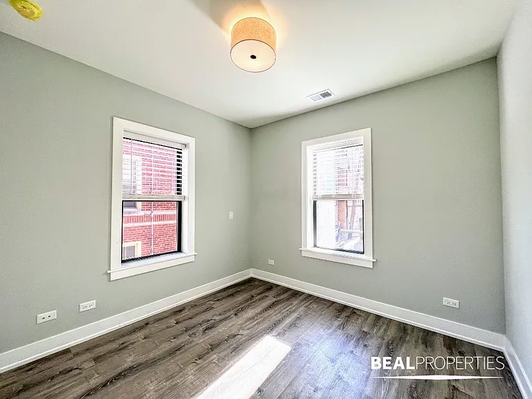 916 Crain St #1 — Photo 11