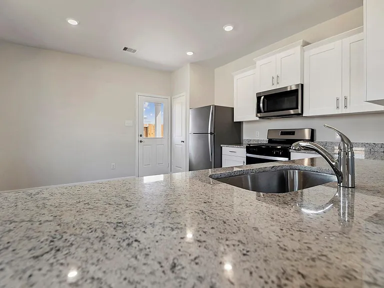 15858 Berry Hill Dr — Photo 9