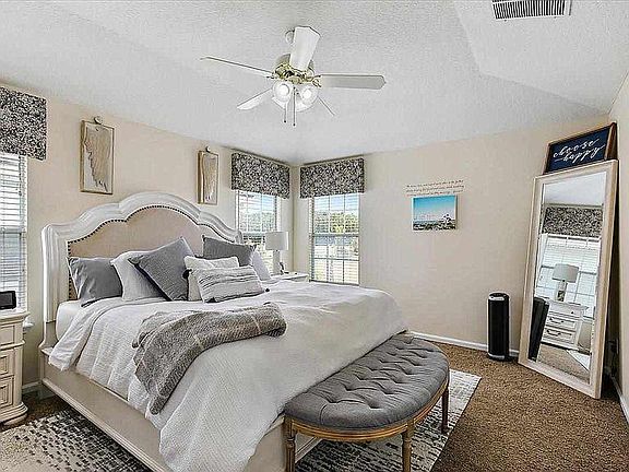 3rd image of 6298 Pendragon Pl