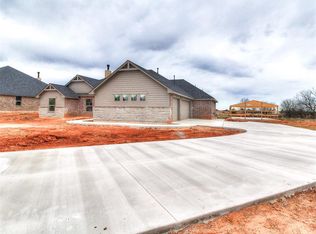 9160 Oak Tree Cir, Edmond, OK 73025