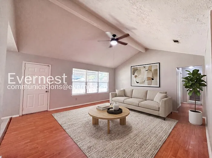 4 bed, 2.0 bath, 1554 sqft, $1,925 — Photo 4