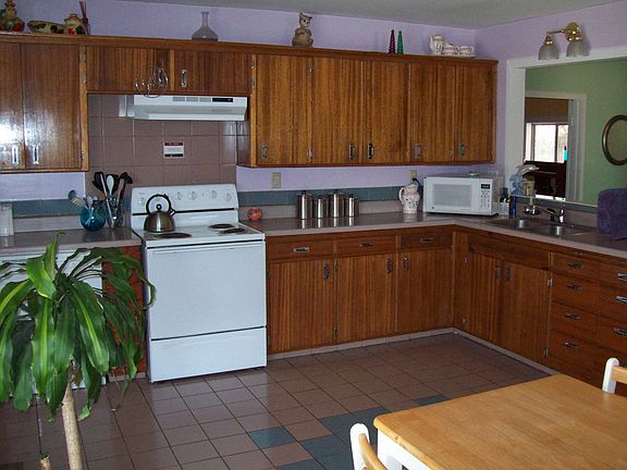 Kitchen, most appliances included