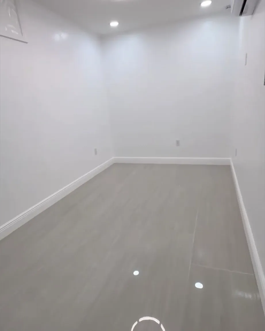 1 bed, 300 sqft, $1,400 — Photo 4