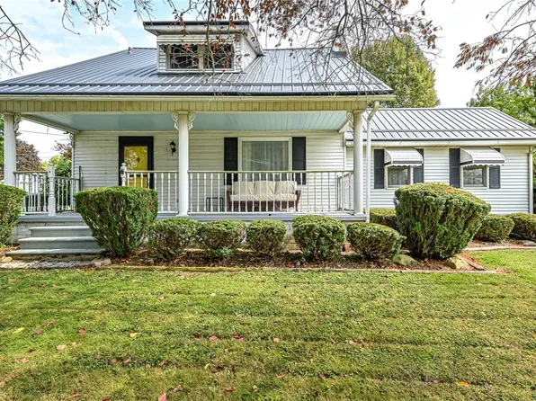1202 Willowbrook Rd, New Castle, PA 16101