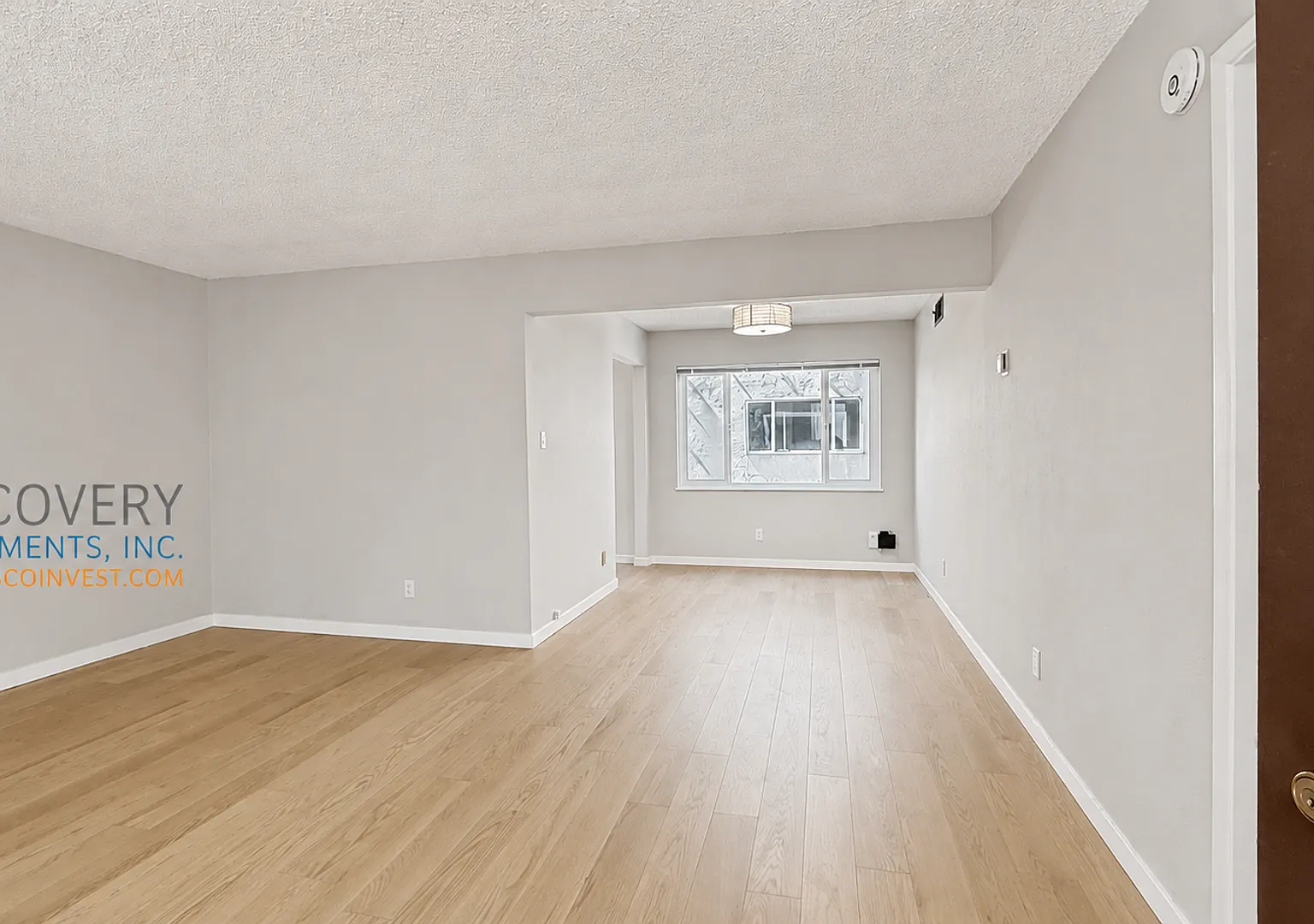 Lee St. 279 — Photo 2