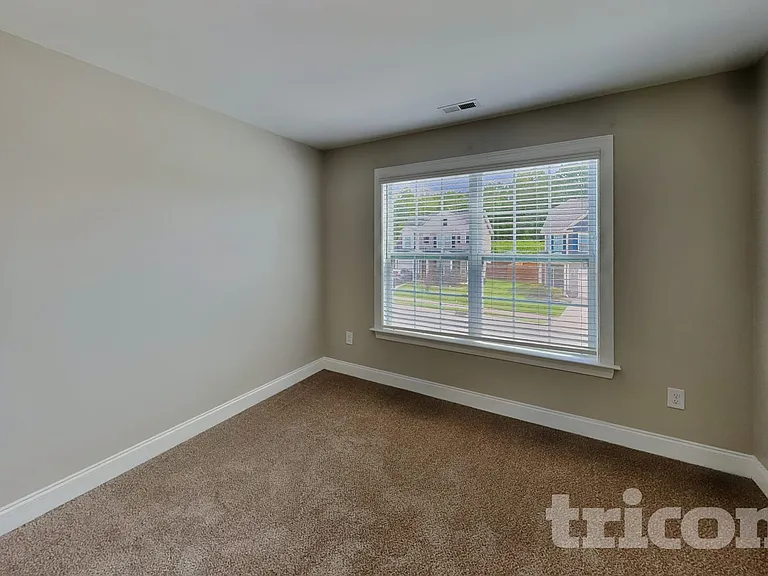 834 Lakemont Dr — Photo 13
