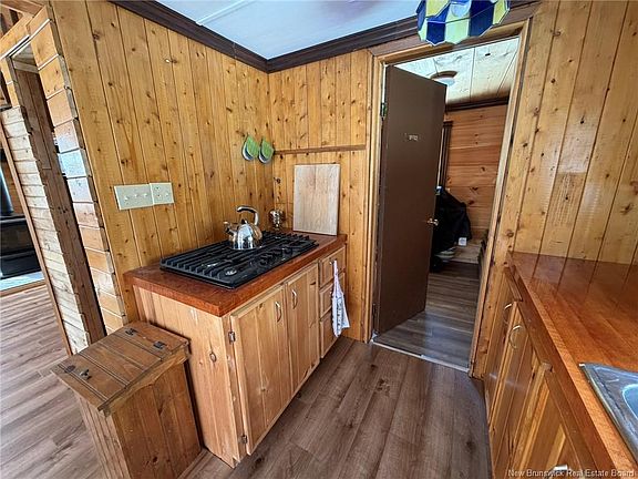 5th image of 765 Kilmarnock Rd